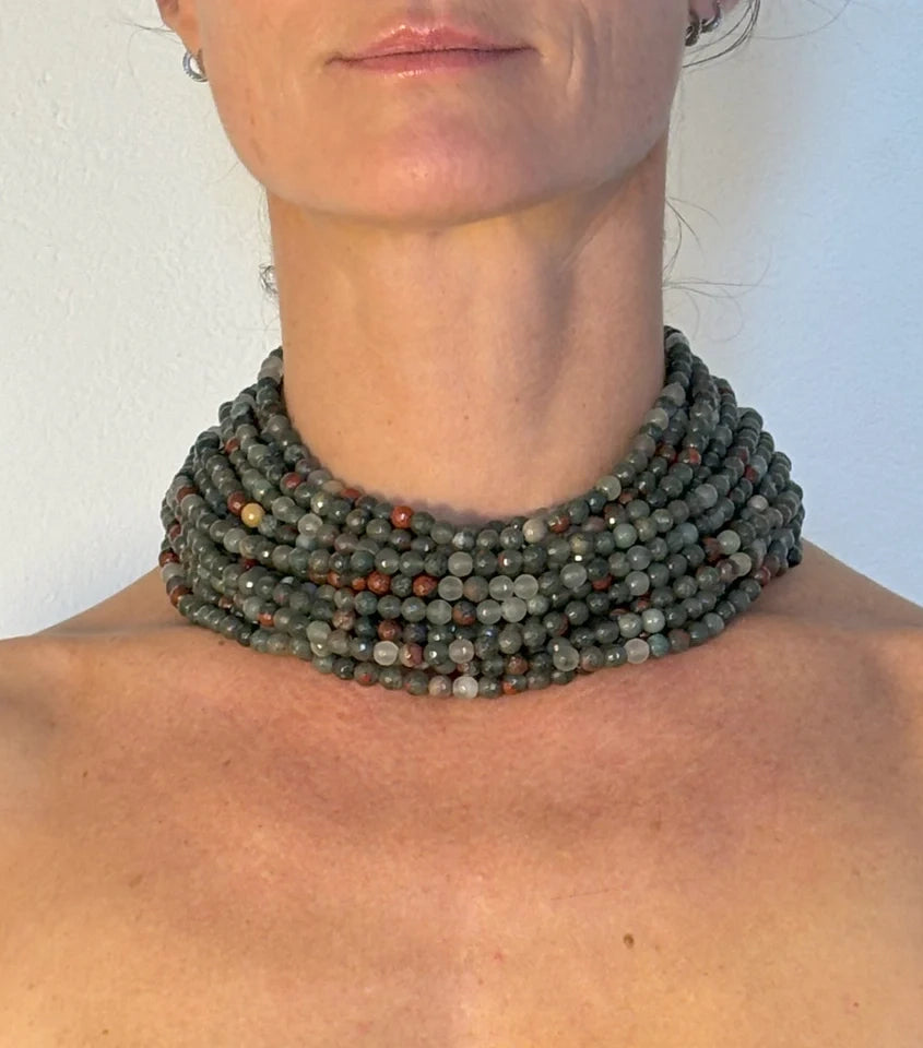 lOrnellona collana in african blood