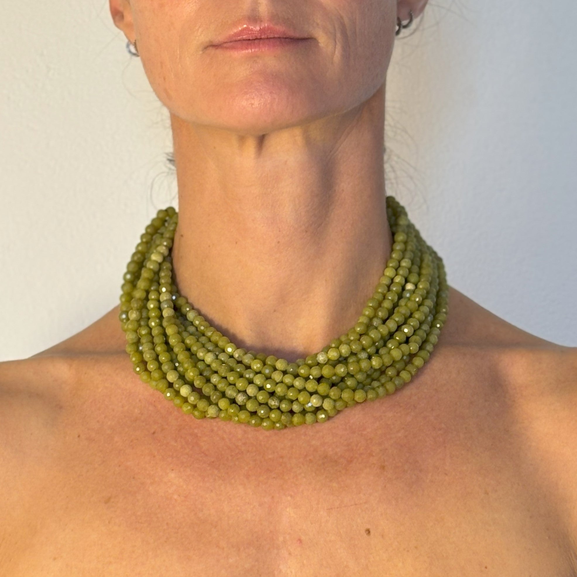 lOrnella collana in giada verde oliva