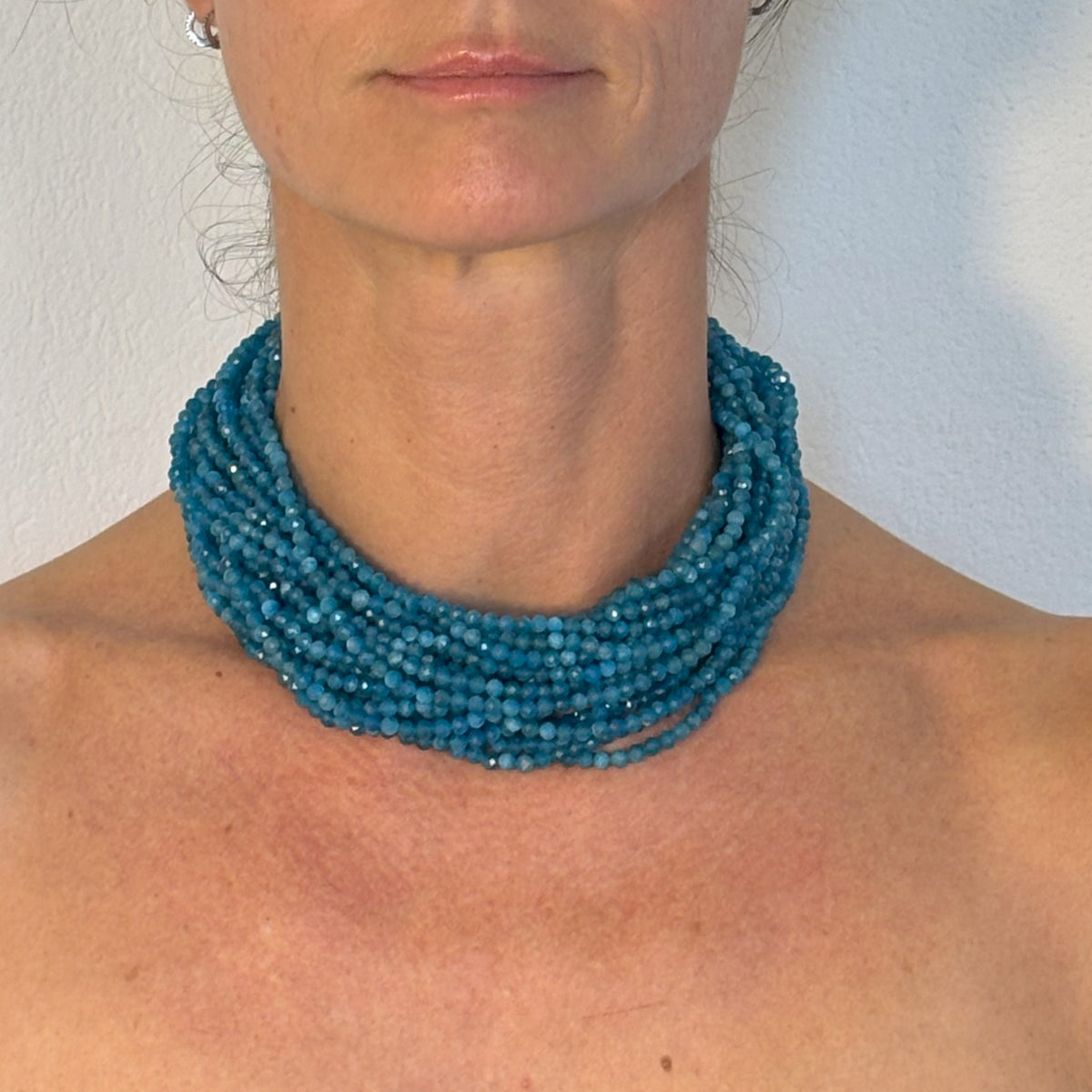 Lacate collana in apatite