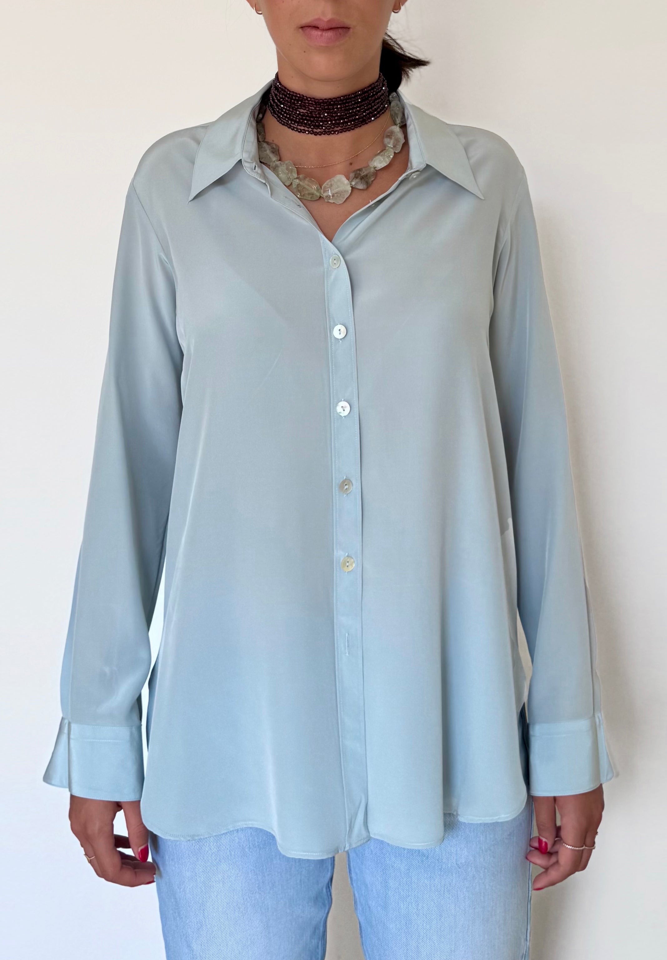Camicia LaDelfina in crêpe di seta azzurro polvere
